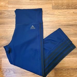 Adidas 💙 Cropped leggings. Size Medium.